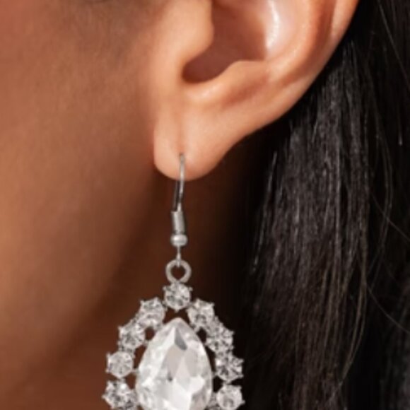 Everlasting White Zi Collection - Picture 3 of 5